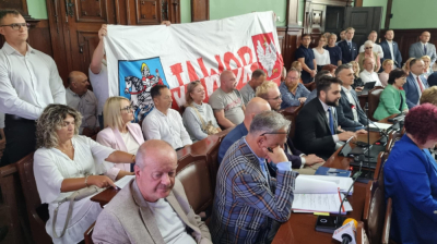 Uchwała antyimigracyjna i skarga Wojewody. "Mieszkańcy nie chcą nielegalnych imigrant&oacute;w"