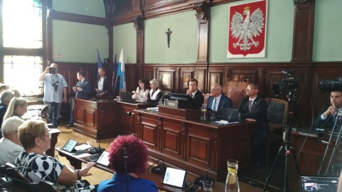 Uchwała antyimigracyjna i skarga Wojewody. "Mieszkańcy Jawora nie chcą nielegalnych imigrantów" - 1
