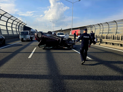 Zderzenie czterech samochodów na A4, kolizja ciężarówki na AOW. Wielokilometrowe korki na drogach - 2