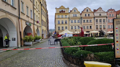 Wyciek gazu w centrum Jeleniej Góry. W akcji dziewięć zastępów straży pożarnej - 2