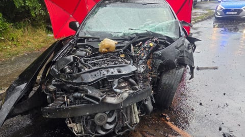 Śmiertelny wypadek w Legnicy, dachowanie karetki pod Oławą. Niebezpieczna sobota na drogach - 1