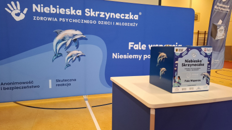 "Niebieska Skrzyneczka" już w Stroniu Śląskim. Ma pomóc dzieciom i młodzieży - 1