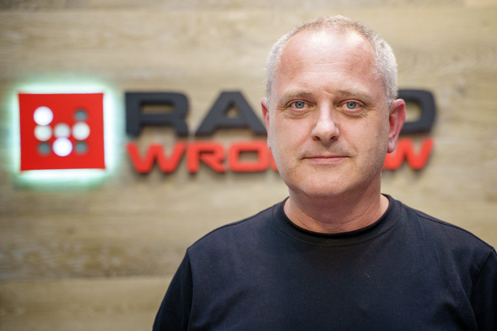 Radio Wrocław Ponad Chmurami! Dlaczego wysyłamy mikrofon w stratosferę? - Włodzimierz Tarnowski w studiu Radia Wrocław.