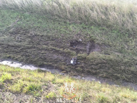 Bus wpadł do rowu na autostradzie A4. Długi korek pod Wrocławiem [ZDJĘCIA] - 7