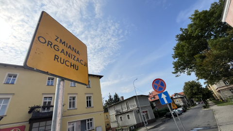 Kolejne utrudnienia w Jeleniej Górze. Ważne zmiany dla kierowców na ulicy Wolności - 0
