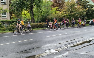 Pierwsza we Wrocławiu Masa Krytyczna dla dzieci. Organizatorzy apelują o poprawę bezpieczeństwa młodych rowerzyst&oacute;w