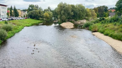 Jelenia G&oacute;ra rok po powodzi. Naprawiane są drogi, czyszczone rzeki. A co z Bobrem?