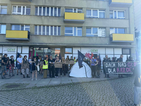 "Minikawalerki, maxi czynsze" we Wrocławiu. Demonstranci domagali się wyższych płac i niższych opłat - 0