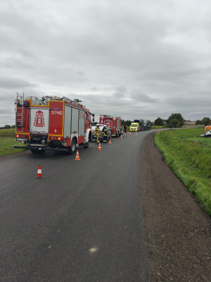 Tragedia podczas prac drogowych. Walec przewrócił się do rowu i przygniótł operatora - 1