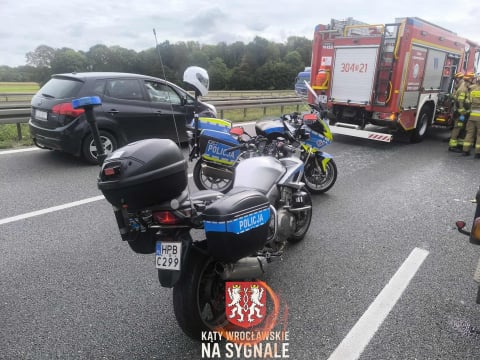 Dwie ciężarówki zderzyły się na AOW. Długi korek przed zjazdem na autostradę [ZDJĘCIA] - 1