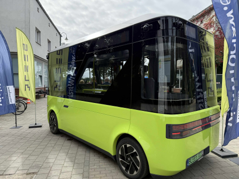 Po Cmentarzu Osobowickim pojedziemy... autonomicznym busem. Nietypowa innowacja we Wrocławiu - 5