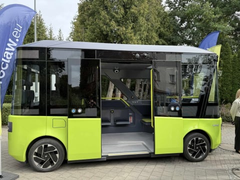 Po Cmentarzu Osobowickim pojedziemy... autonomicznym busem. Nietypowa innowacja we Wrocławiu - 6