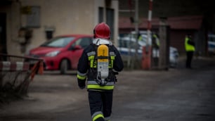 Nocna ewakuacja prawie 100 os&oacute;b w Bolesławcu. Przyczyną wyciek gazu w bloku