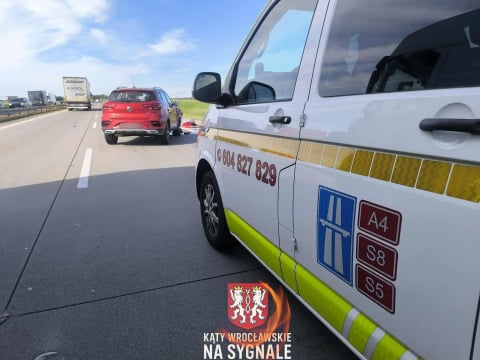 Trudny dzień na drogach Dolnego Śląska. Wielu kierowców stoi w korkach  [ZDJĘCIA] - 15