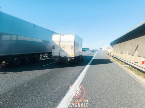 Trudny dzień na drogach Dolnego Śląska. Wielu kierowców stoi w korkach  [ZDJĘCIA] - 8