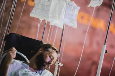 Przyszłość Huxley'a jest teraźniejszością? "Nowy wspaniały świat" w Teatrze Pantomimy