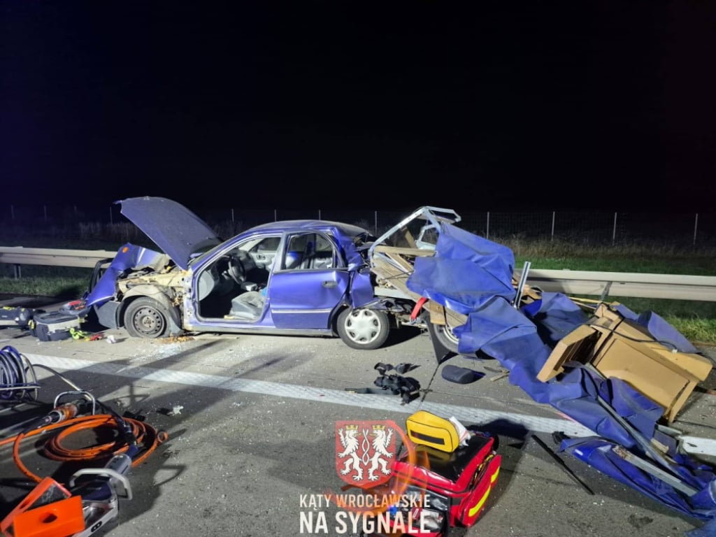 Dwa nocne wypadki na Dolnym Śląsku. Nie żyje jedna osoba, kilka jest rannych – Wypadek na 144. kilometrze autostrady A4.