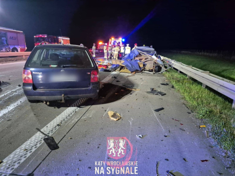 Dwa nocne wypadki na Dolnym Śląsku. Nie żyje jedna osoba, kilka jest rannych - 0
