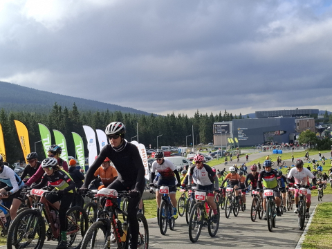 Rowerowy Bieg Piastów na Polanie Jakuszyckiej. Odwiedziliśmy kolarskie święto w Górach Izerskich - 6
