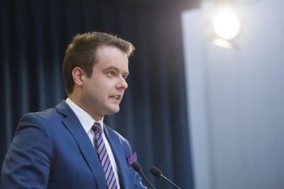 Rozłam w dolnośląskim klubie PiS. Komentarz rzecznika partii: "Tego typu spraw jest wiele"