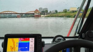Akcja poszukiwawcza przy Mostach Trzebnickich zakończona. Pom&oacute;gł monitoring