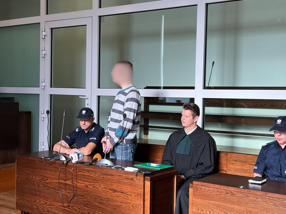 Dramat we Wrocławiu. 53-letni Paweł P. brutalnie zabił matkę. Jest wyrok sądu - Paweł P. został skazany na 25 lat pozbawienia wolności. Mężczyzna w brutalny sposób zamordował własną matkę.