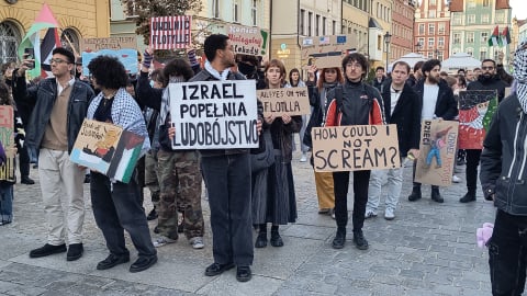 Chcą reakcji władz i uwolnienia członków misji. Protest we Wrocławiu po przechwyceniu Globalnej Flotylli Sumud - 2