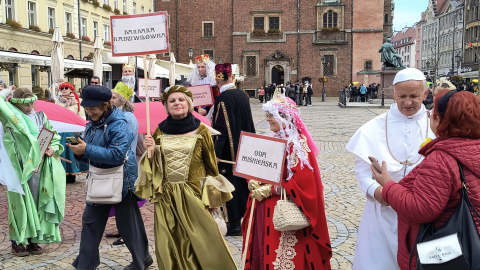 Orszak Dziejów po raz trzeci we Wrocławiu. 150 postaci historycznych na ulicach miasta - 0