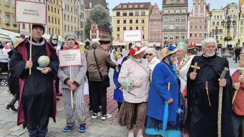 Orszak Dziejów po raz trzeci we Wrocławiu. 150 postaci historycznych na ulicach miasta - 1