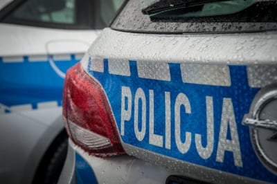 41-latek zmarł po policyjnej interwencji. Wcześniej biegał z siekierą po ulicach Lubina