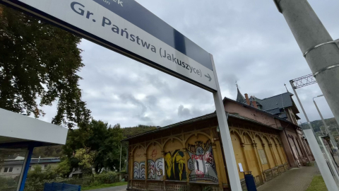 Dworzec w Piechowicach straszy turystów. Naprawiono dach, a co z resztą budynku? - 4