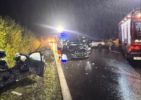 Dramatyczny wypadek pięciu pojazdów na obwodnicy Nowej Rudy. To cud że nikt nie zginął [ZDJĘCIA] - 0