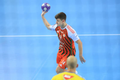 Superliga szczypiornist&oacute;w: porażki Chrobrego i Zagłębia