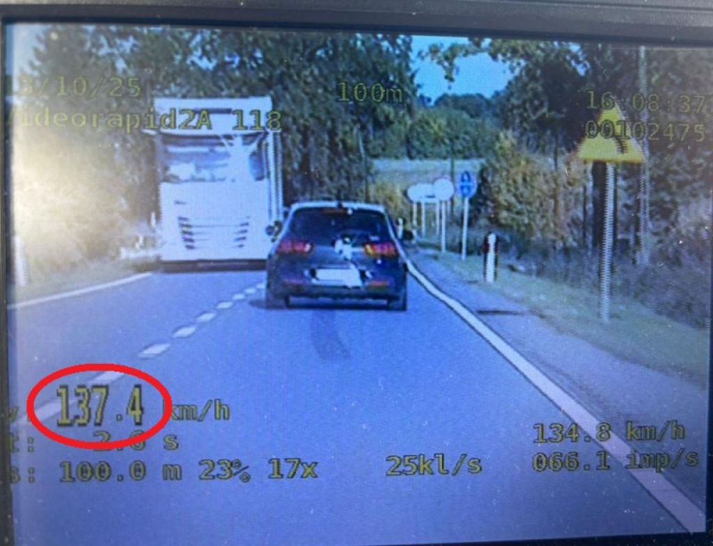 137 km/h w terenie zabudowanym. 19-latek jechał jak szalony przez Oleśnicę [WIDEO] - 19-latek pędził po ulicach Oleśnicy 137 km/h.