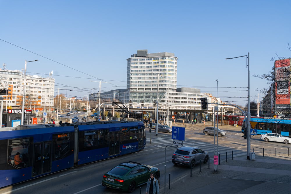 Poważne utrudnienia na rondzie Reagana i placu Dominikańskim. Zamkną trzy z czterech pasów ruchu - Na wrocławskim rondzie Reagana pojawią się poważne utrudnienia dla kierowców