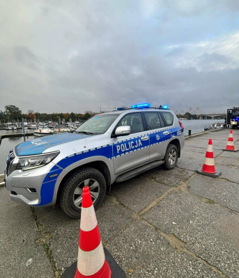 W Odrze przy ul. Osobowickiej znaleziono ciało mężczyzny. Akcja służb we Wrocławiu - 3