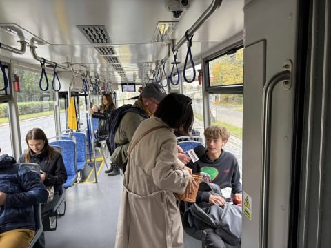 Owocowy czwartek w tramwaju Radia Wrocław! Tak wyglądała wspólna przejażdżka z Katarzyną Górną-Drzewosz - 2
