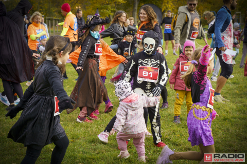 Bieg Halloweenowy Radia Wrocław. Tak bawiliśmy się w Parku Skowronim! [ZDJĘCIA, WIDEO] - 27