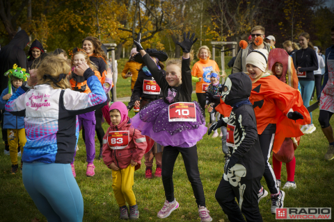 Bieg Halloweenowy Radia Wrocław. Tak bawiliśmy się w Parku Skowronim! [ZDJĘCIA, WIDEO] - 34