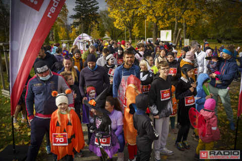 Bieg Halloweenowy Radia Wrocław. Tak bawiliśmy się w Parku Skowronim! [ZDJĘCIA, WIDEO] - 37