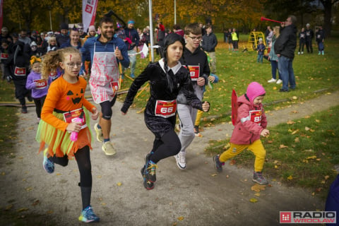 Bieg Halloweenowy Radia Wrocław. Tak bawiliśmy się w Parku Skowronim! [ZDJĘCIA, WIDEO] - 40