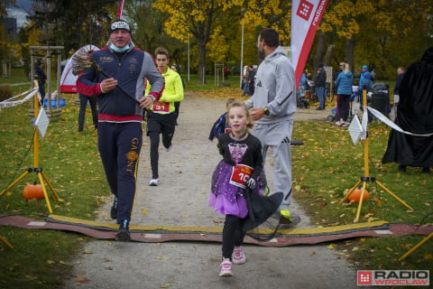Bieg Halloweenowy Radia Wrocław. Tak bawiliśmy się w Parku Skowronim! [ZDJĘCIA, WIDEO] - 67