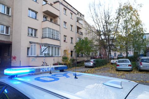 Pożar w mieszkaniu przy alei Hallera. 8 zastępów straży w akcji. Lokatorzy byli pijani! - 0