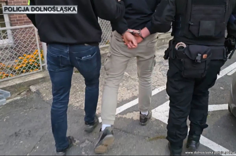 Narkotyki, broń i powiązania z pseudokibicami. Policja zatrzymała 11 osób - akcja jak z filmu! [WIDEO] - 0