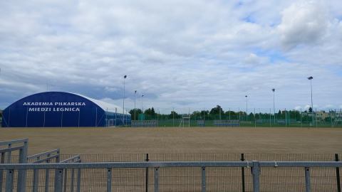 Boiska zamiast klepiska. W Legnicy powstał nowoczesny ośrodek sportu [ZDJĘCIA] - 2