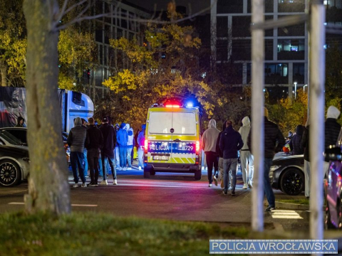 Kierowcy już rozgrzewali silniki, ale policja pokrzyżowała im plany. Nielegalny wyścig skończył się jeszcze przed startem - 2