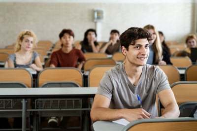 Analityczny umysł czy wrażliwość na emocje? Wybierz studia dopasowane do Twoich cech!