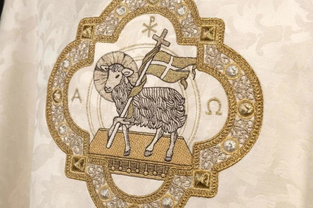 Ornaty.pl: Tworzymy Szaty Liturgiczne Zgodnie z Twoją Wizją - Materiał Sponsora