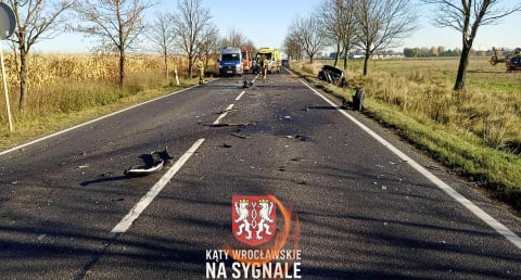 Tragiczny wypadek pod Wrocławiem, zderzenie dwóch samochodów. Zginął 26-letni kierowca  - 2