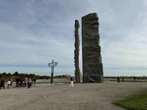 To ważny symbol pamięci o ofiarach wojny. Kto spoczywa na Cmentarzu Żołnierzy Polskich we Wrocławiu? - 0